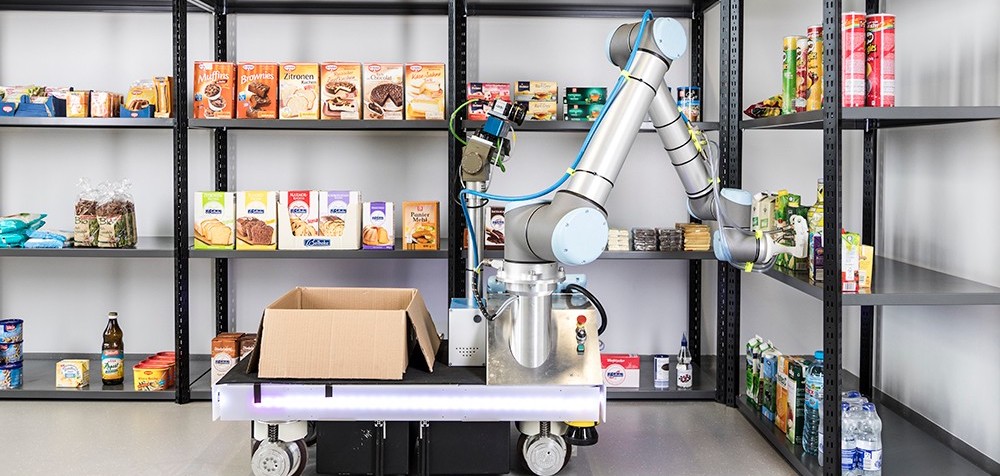 Robot picking objects from a shelf